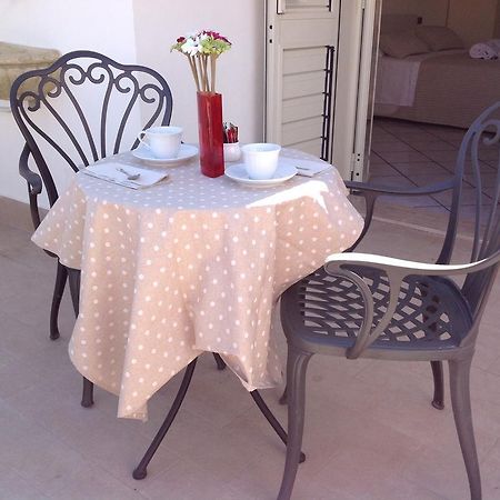 B&B A Casa Di Amici Giardini-Naxos Buitenkant foto