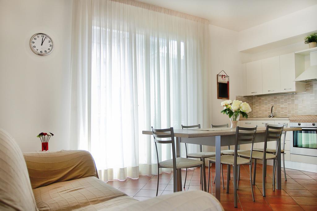B&B A Casa Di Amici Giardini-Naxos Buitenkant foto