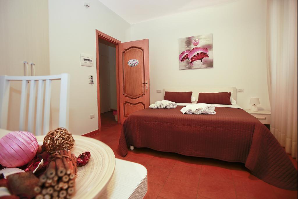 B&B A Casa Di Amici Giardini-Naxos Buitenkant foto