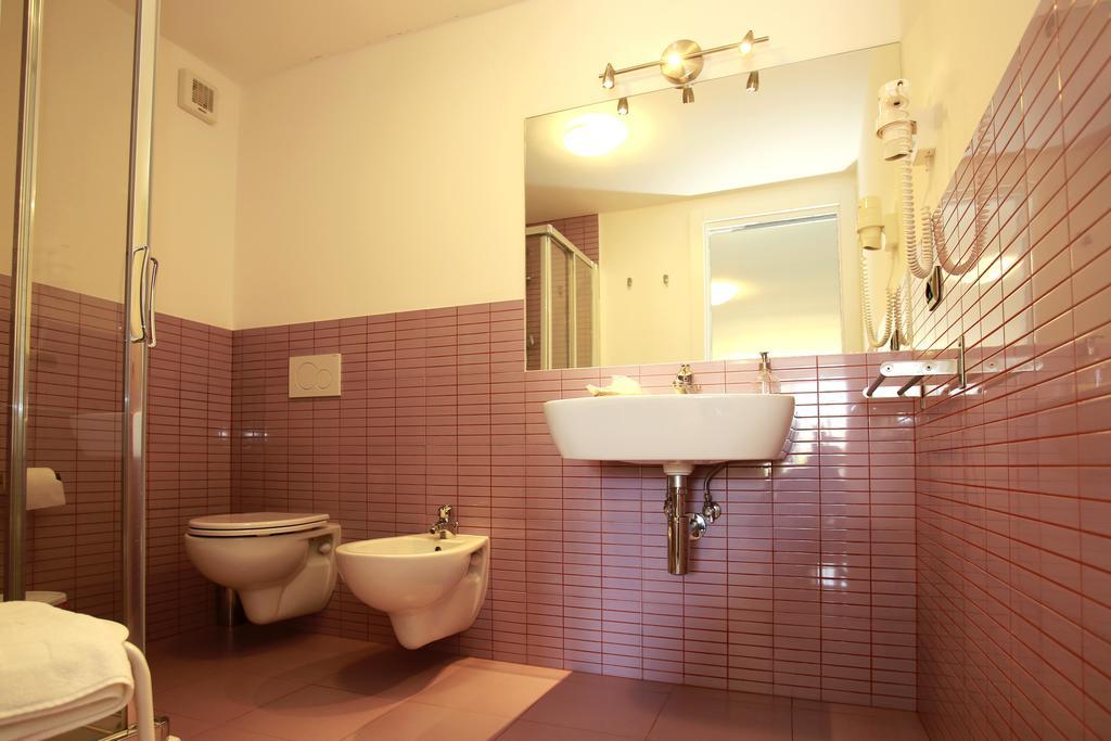 B&B A Casa Di Amici Giardini-Naxos Buitenkant foto