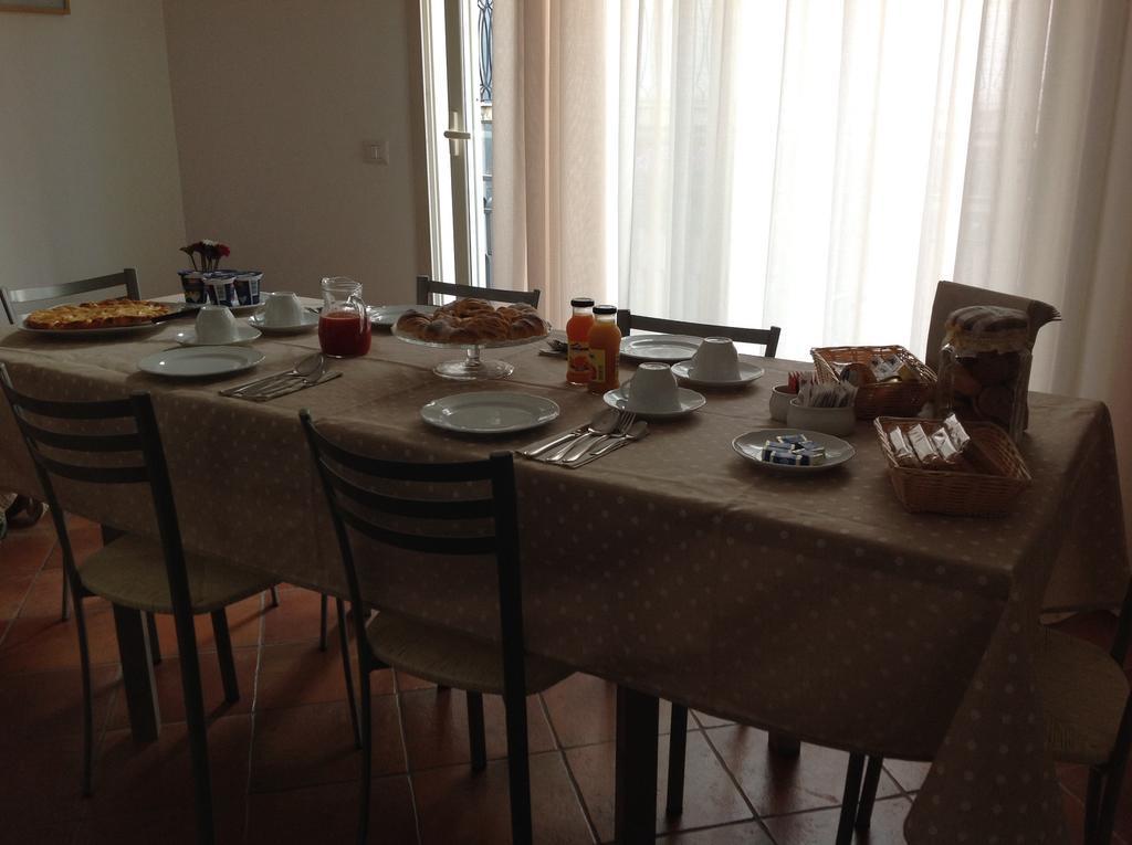 B&B A Casa Di Amici Giardini-Naxos Buitenkant foto