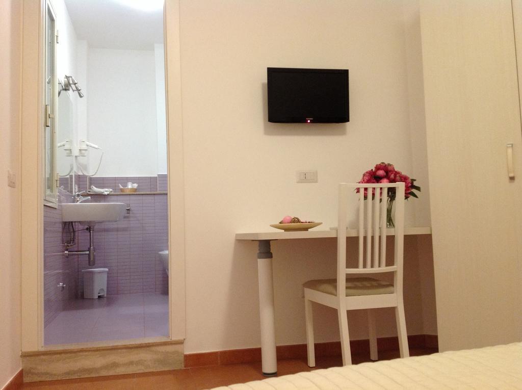 B&B A Casa Di Amici Giardini-Naxos Buitenkant foto