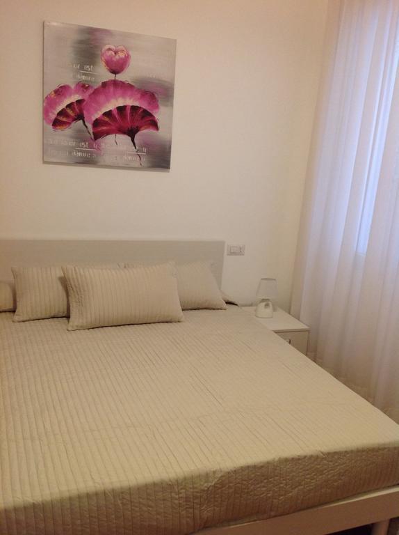 B&B A Casa Di Amici Giardini-Naxos Kamer foto